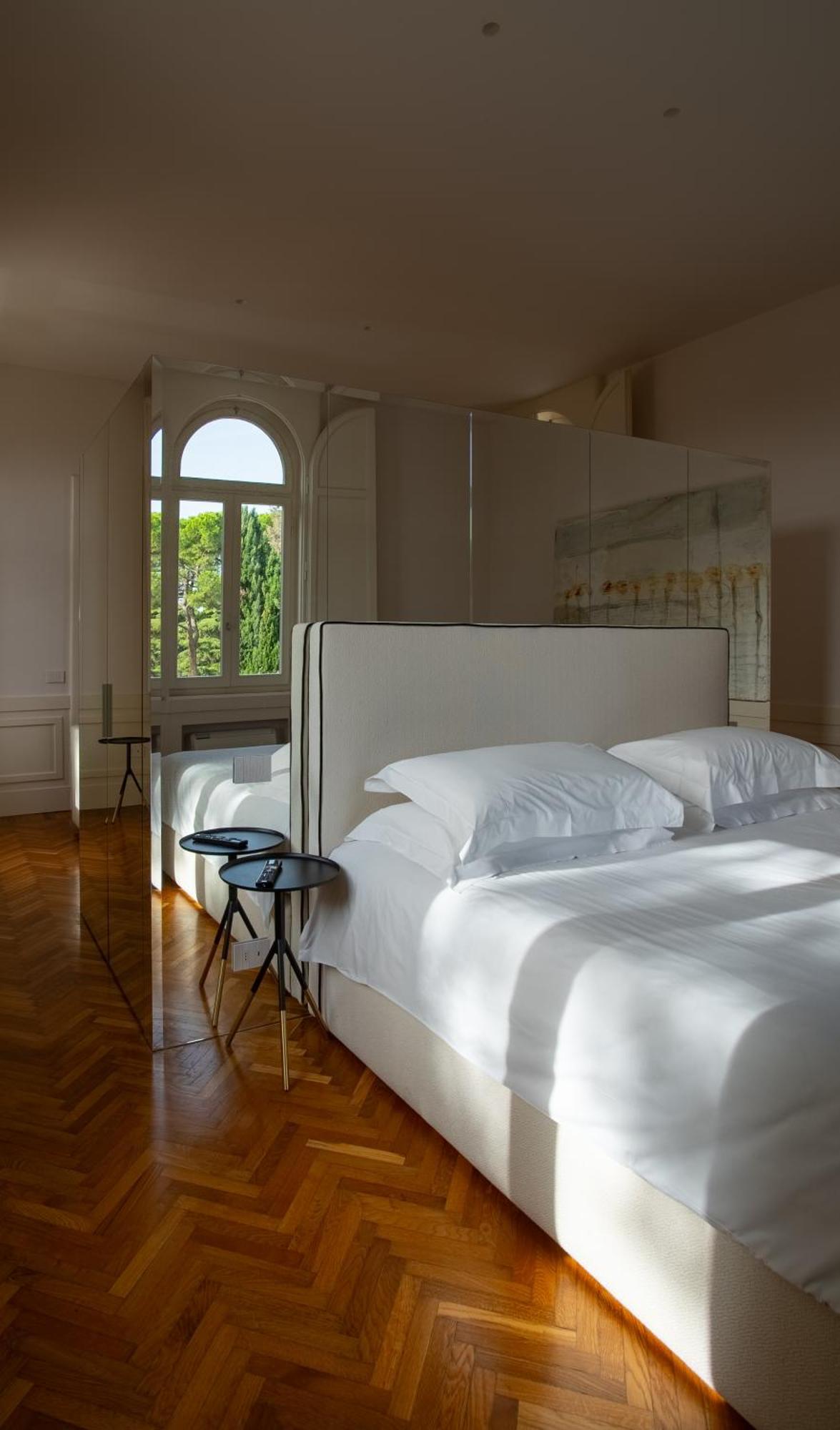 Boutique Hotel Villa Monty Banks Чезена Номер фото