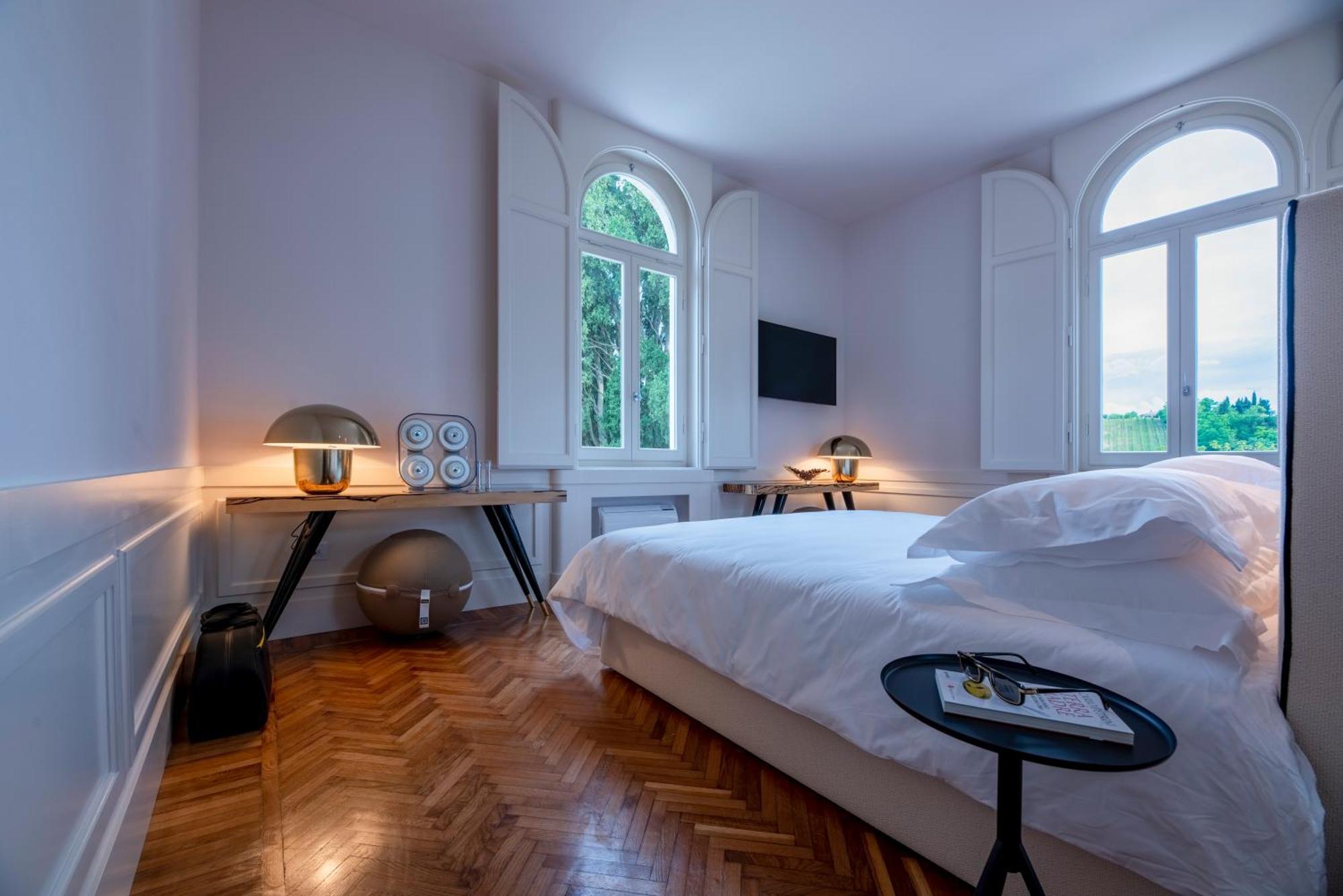 Boutique Hotel Villa Monty Banks Чезена Экстерьер фото