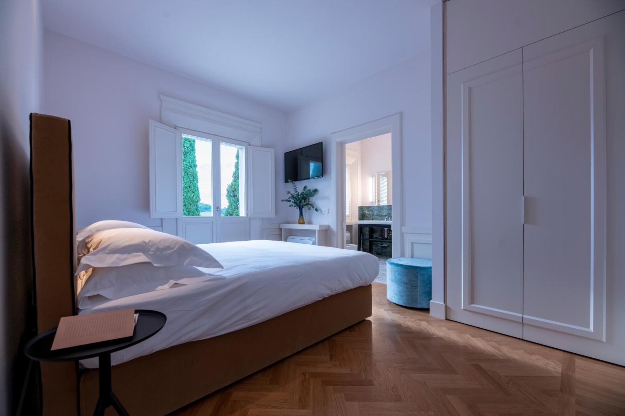Boutique Hotel Villa Monty Banks Чезена Экстерьер фото