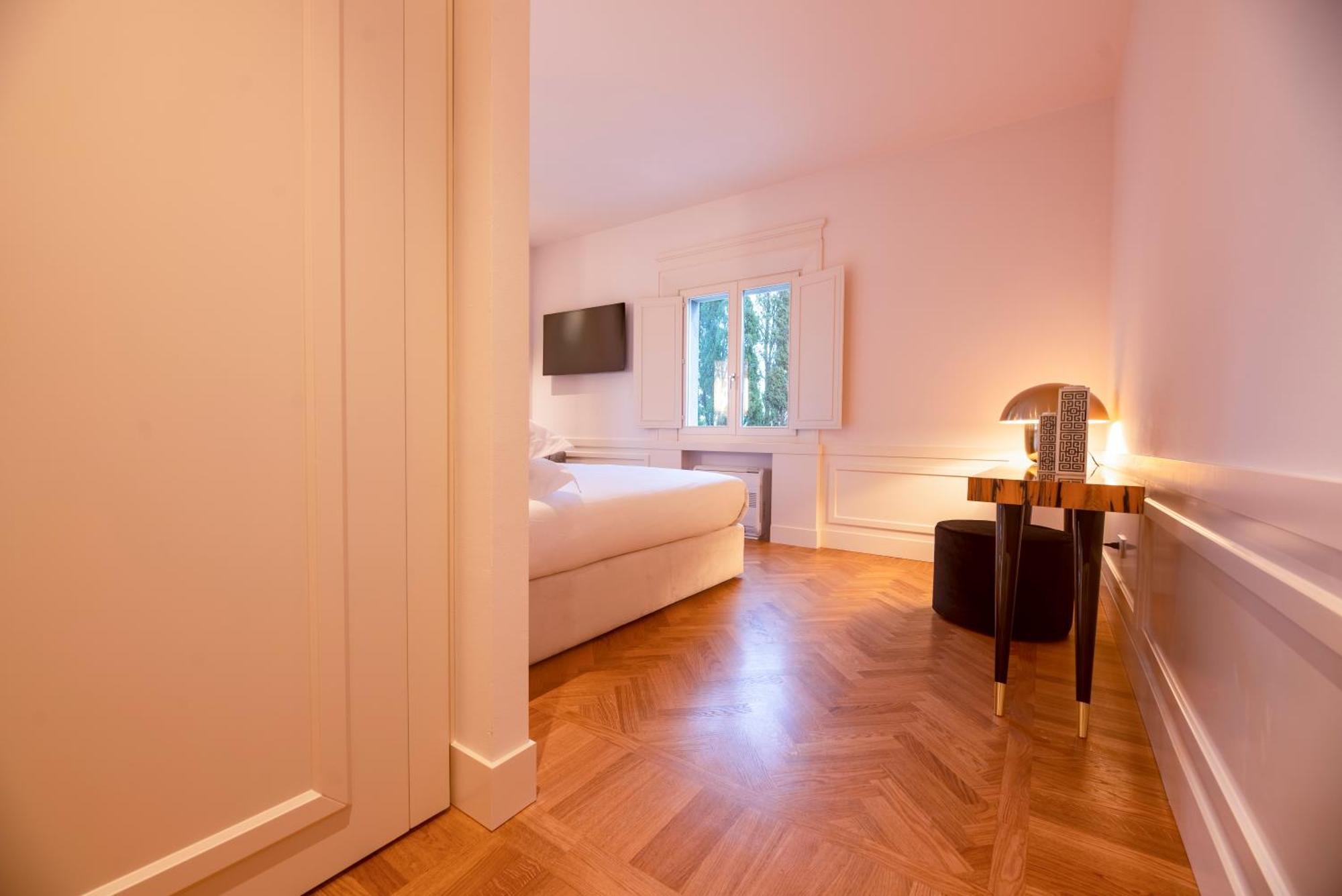 Boutique Hotel Villa Monty Banks Чезена Экстерьер фото