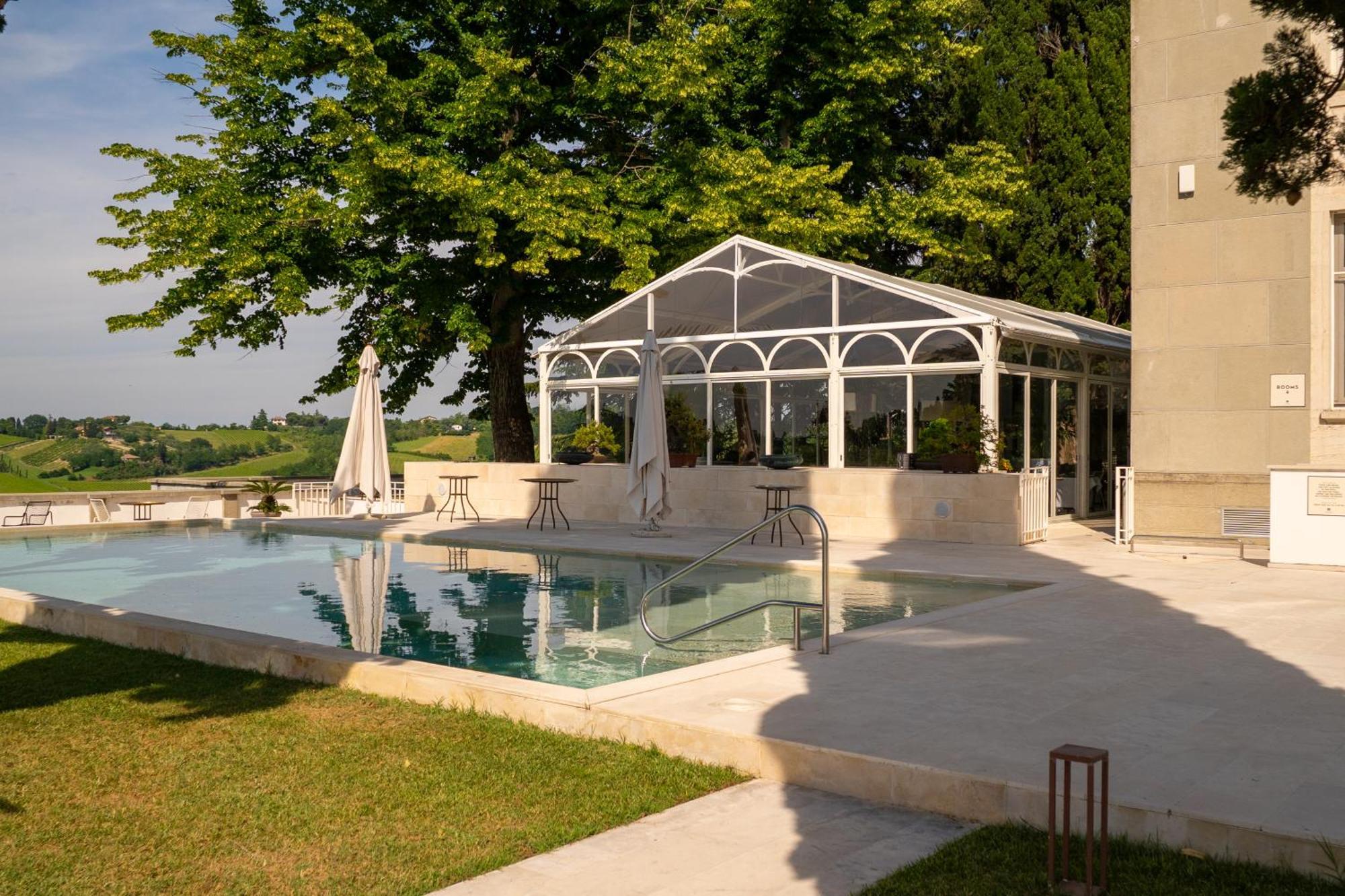 Boutique Hotel Villa Monty Banks Чезена Экстерьер фото